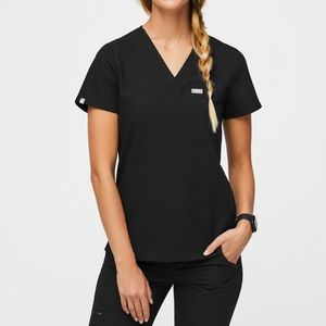 GUC FIGS Catarina one pocket scrub top